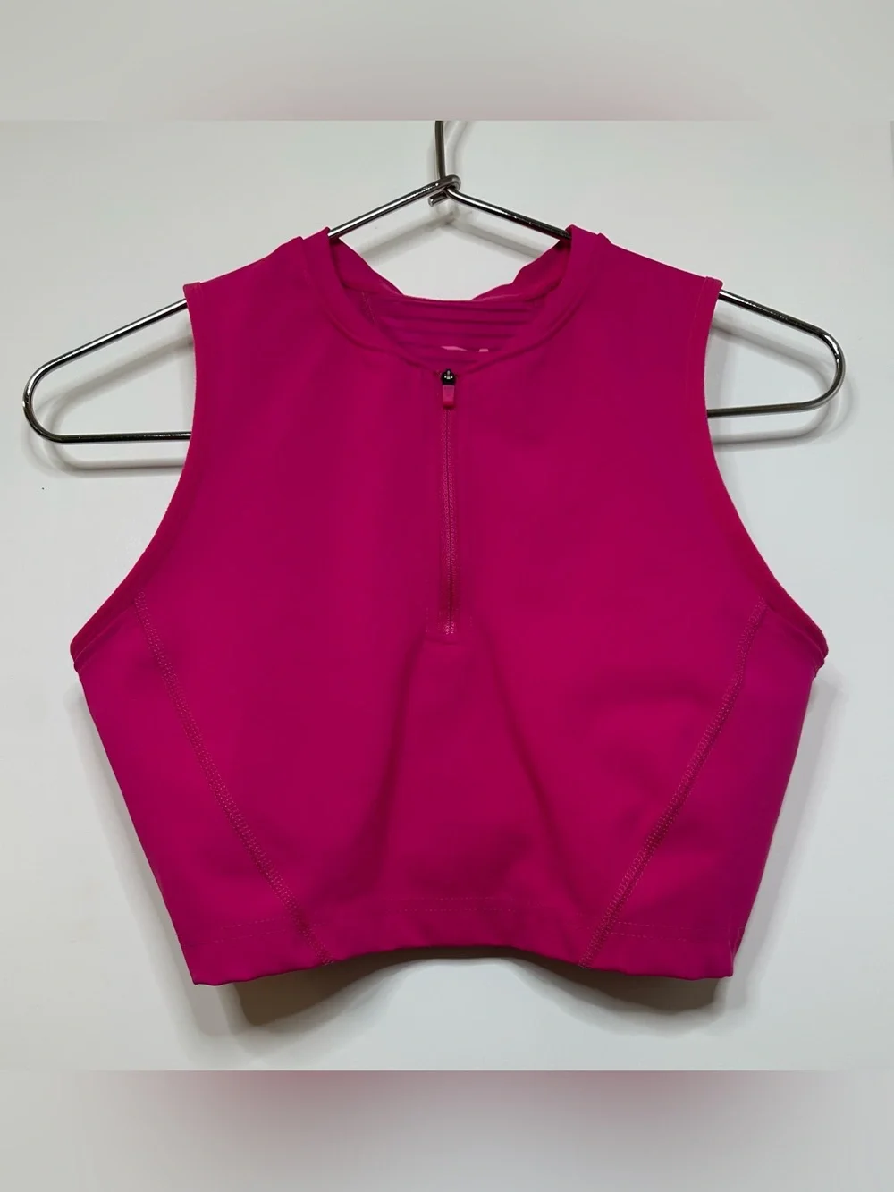 Nike Dri-FIT Twist-Front Cropped Tank Top | Black | XL